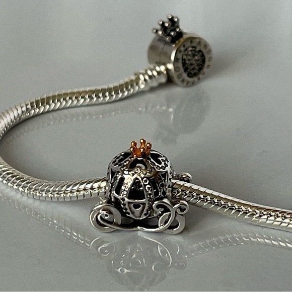 Sterling Silver Disney Cinderella's Pumpkin Coach Charm - Picture 1 of 3